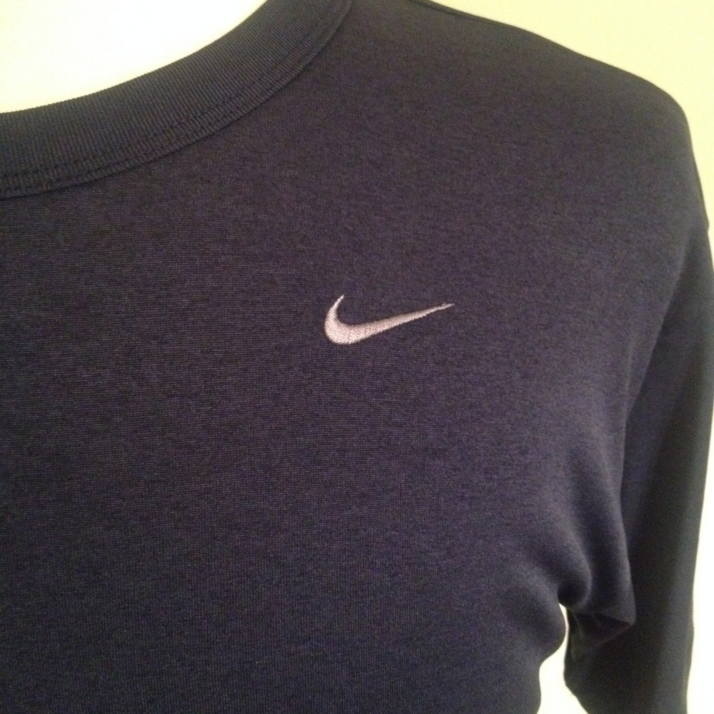 NIKE FIT DRY NAVY BLUE ATHLETIC SHIRT - Picture 2 of 7